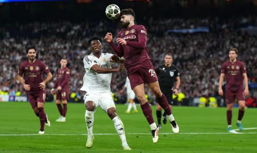 曼联绝杀巴萨，梅西乌龙送礼足总杯